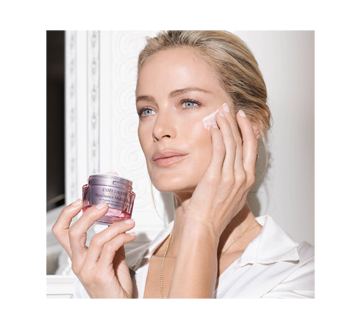 Image 3 of product Estée Lauder - Resilience Multi-Effect Tri-Peptide Face and Neck Creme SPF 15, 50 ml