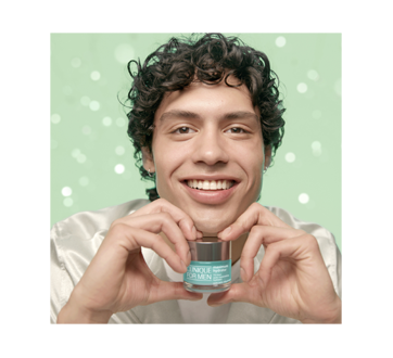 Image 2 of product Clinique - Great Skin For Him: Men's Skincare Set, 4 units