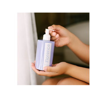 Image 4 du produit Florence by Mills - Mirror Magic lait corps illuminant, 300 ml