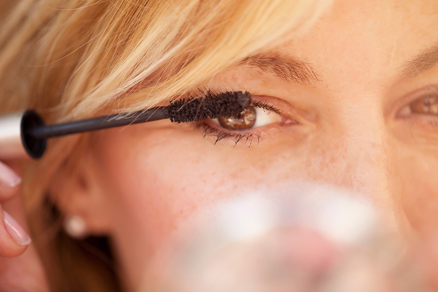 Revitalizing mascara