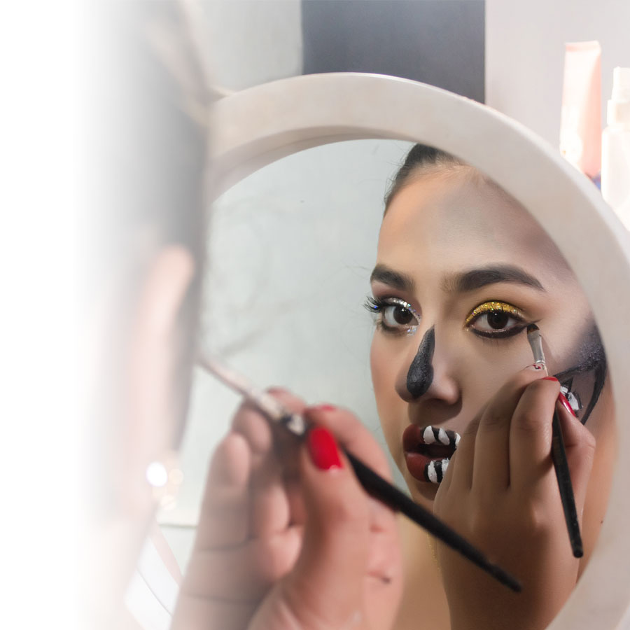 Halloween makeup: tips and tricks