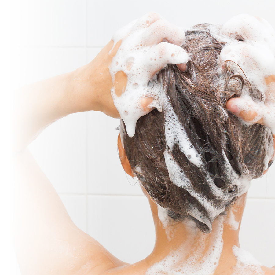 À chaque type de cheveu sa fréquence de lavage!