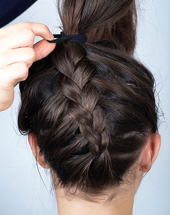 On crée le chignon.