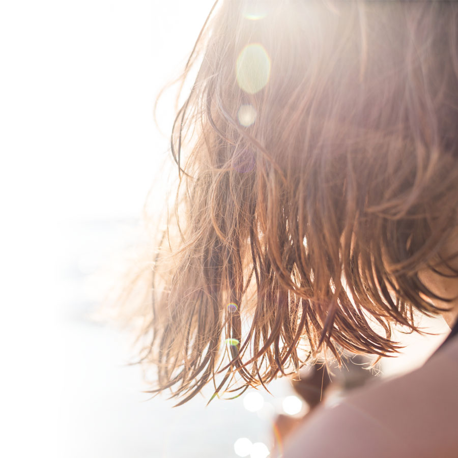 Reconciling your hair with summer: mission possible!