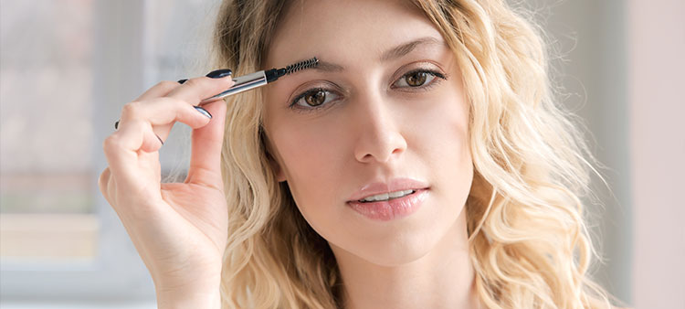 avoid when applying eyebrow makeup
