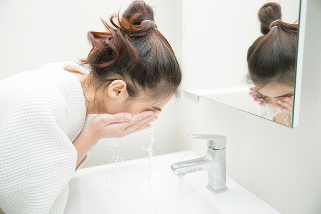 Il faut éviter de se maquiller quand on a de l’acné