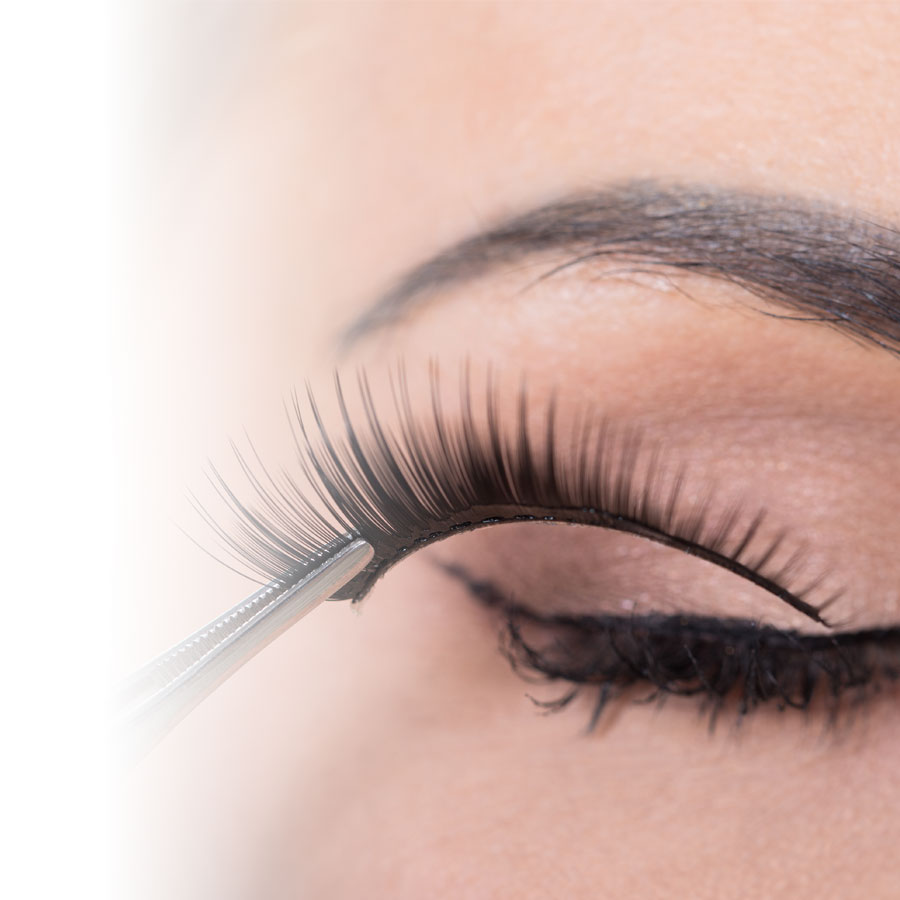 Faux cils : la vraie technique 