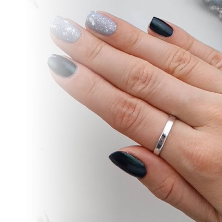 Manicure tutorial: a sparkling duo for your nails!