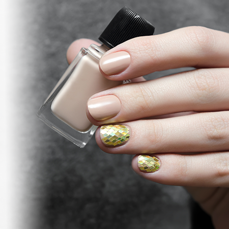 <em>Nail art</em>