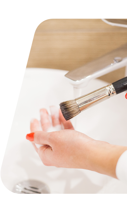 Quand avez-vous nettoyé vos pinceaux de maquillage? 